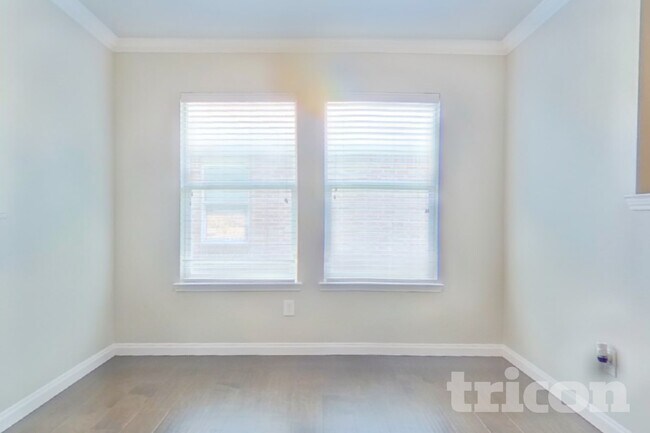 Foto del edificio - 12632 Shady Cedar Dr
