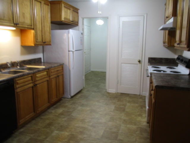 Building Photo - 313 Somerset Dr