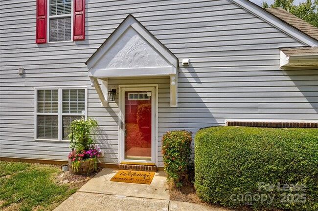 Foto del edificio - 9014 Roseton Ln