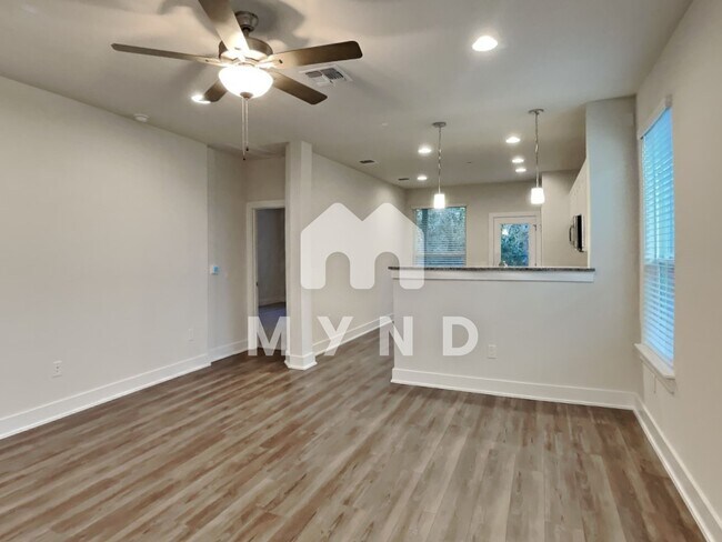 Building Photo - 1509 Roseburg Dr