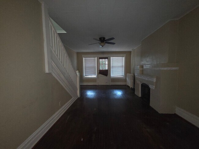 Building Photo - move in ready 3 bedroom 1 bath