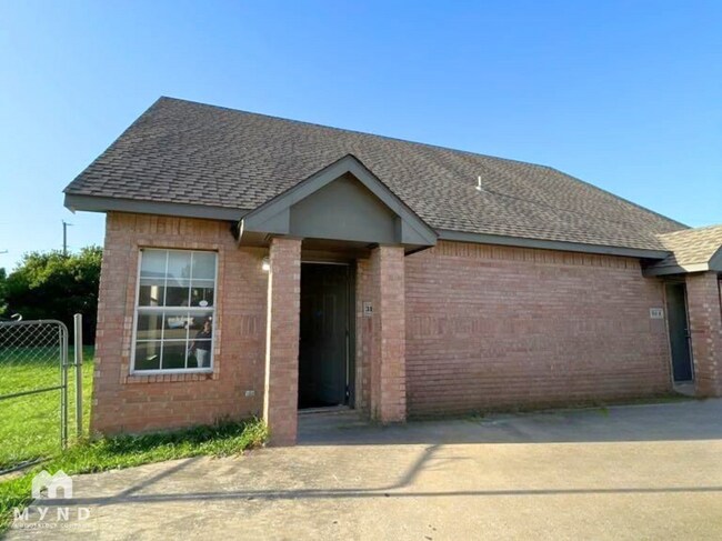 Foto del edificio - 314 Queens Ct N