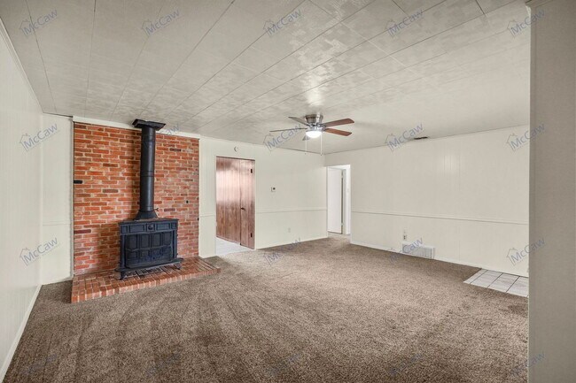 Foto del edificio - 14732 Oakwood Ln