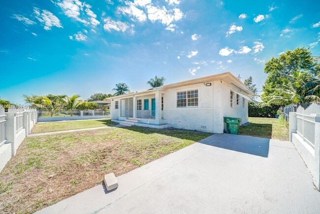 Foto del edificio - 1054 NW 111th St