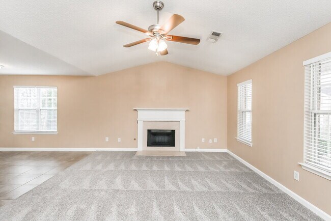 Building Photo - 212 Bainbridge Cir