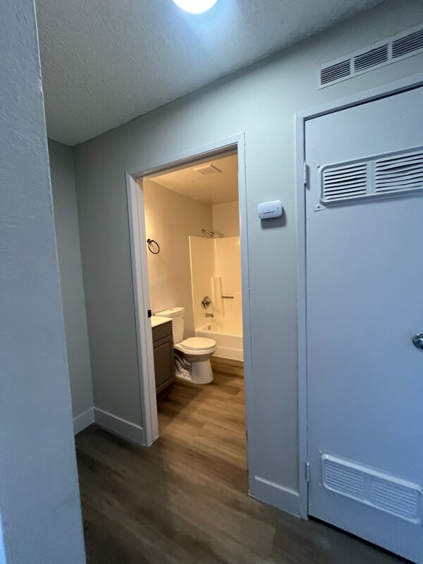 Foto del edificio - 211 E 24th St