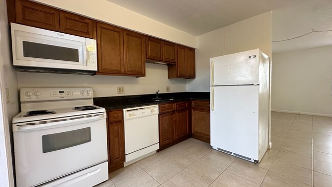 Foto del edificio - 1651 W Oak Ridge Rd Unit A Orlando, FL 32809