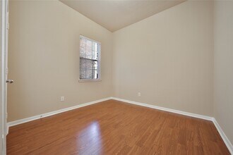 Building Photo - 26022 Trailcliff Ct