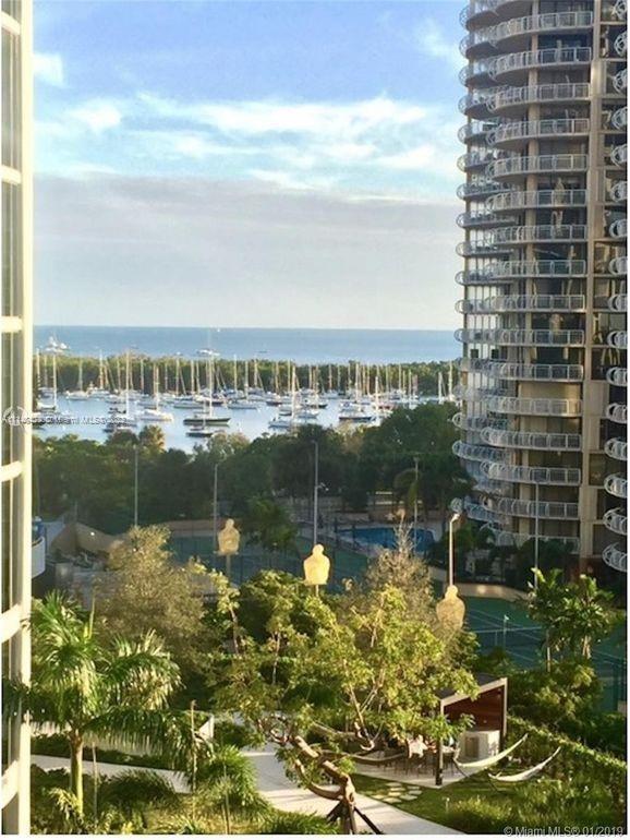 Building Photo - 2831 S Bayshore Dr