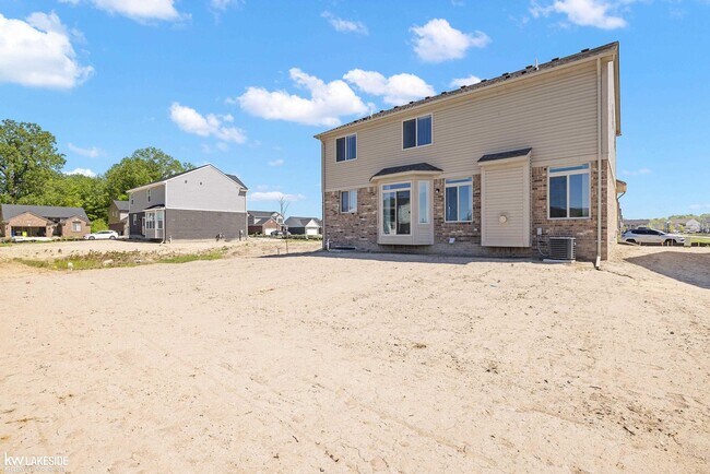 Building Photo - 23827 Shadow Woods Dr