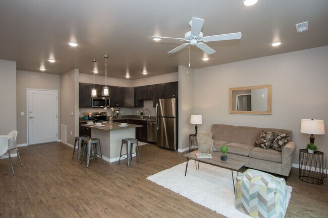 Building Photo - Spacious 1-Bedroom/1.5-Bath on 2nd floor, unit 205, Available 8/1/2026