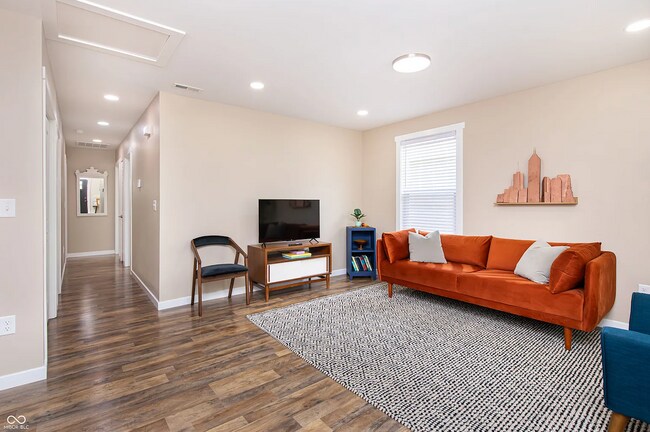 Foto del edificio - 1315 W 25th St