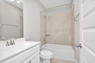 Building Photo - 713 Strawberry Pines Ct