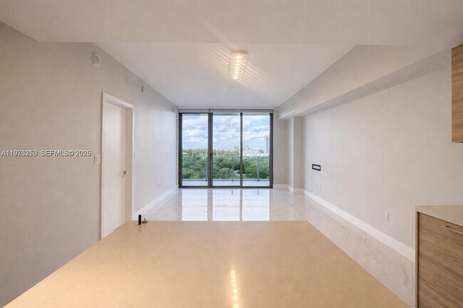 Building Photo - 16385 Biscayne Blvd