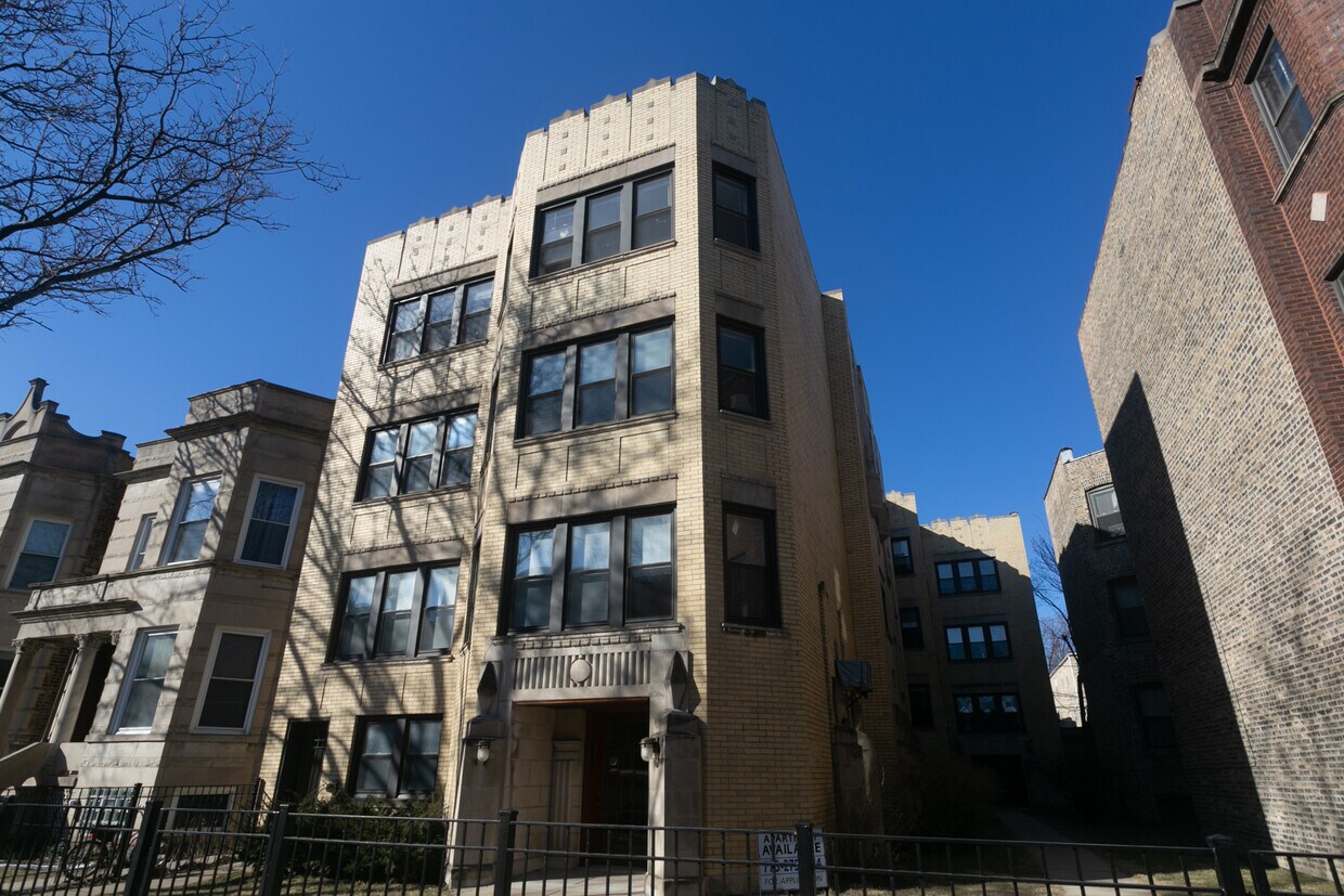 1418 W Berwyn - 1420 W Berwyn Ave