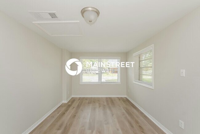Foto del edificio - 3 Bedroom Pet-Friendly Home in Tampa, FL with Main Street Renewal