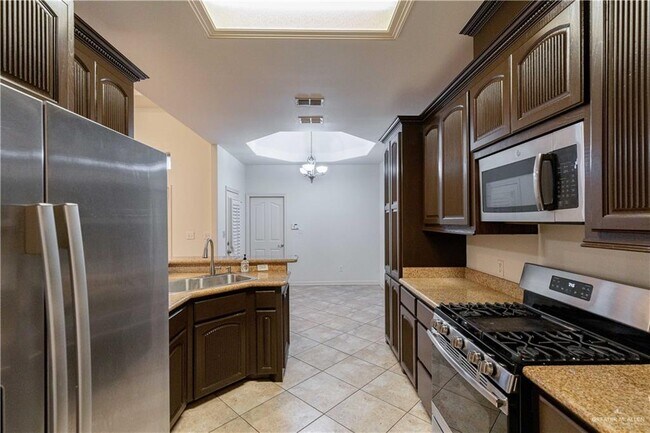 Foto del edificio - 2432 Xavier Ave W