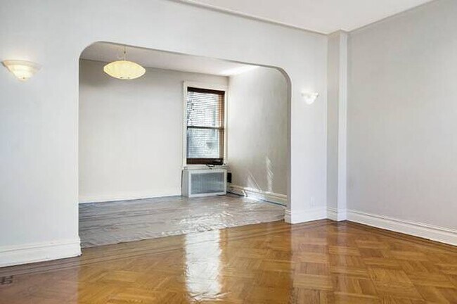 Foto del edificio - 24 70th St