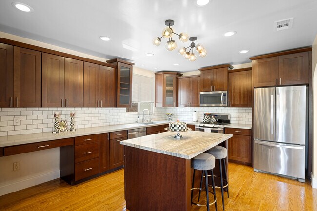 Foto del edificio - 635 Arden Ave