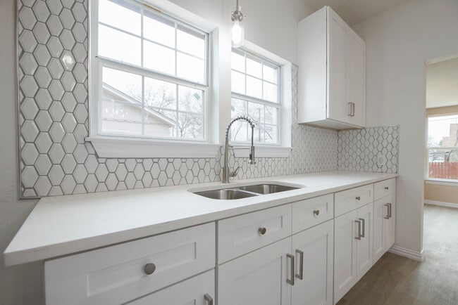 Building Photo - 1411 McKinley Ave