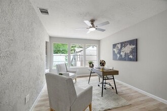 Building Photo - 1819 Redwood Ct