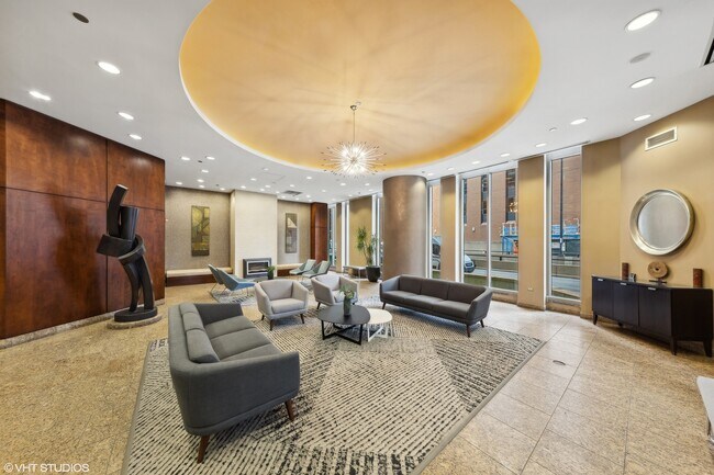Foto del edificio - 222 N Columbus Dr