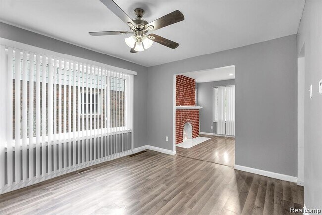 Foto del edificio - 15852 Washburn St