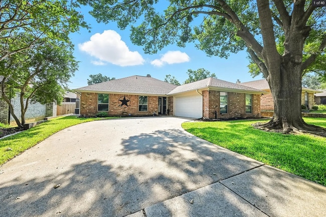 Foto del edificio - 2707 Edinboro Dr