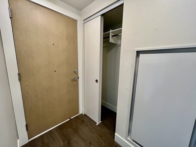 Building Photo - 3498 Marine Wy