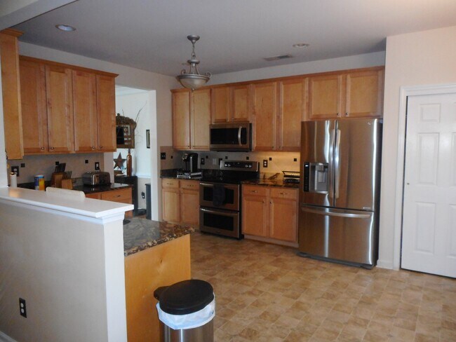 Foto del edificio - Beautiful Townhouse in Jamestown NC