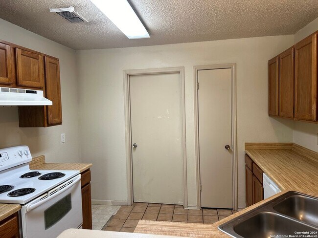Foto del edificio - 7515 Rimhurst