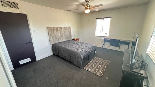 Photo - 4213 N Westview Dr House