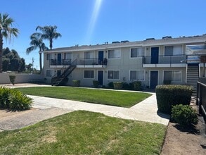 Building Photo - 189 W Santa Ana Ave