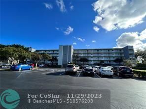 Building Photo - 2220 N Cypress Bend Dr