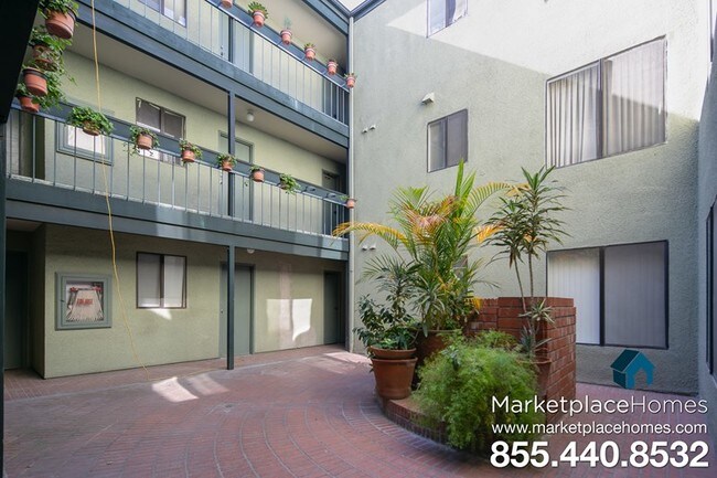 Foto del edificio - 724 S Stanley Ave