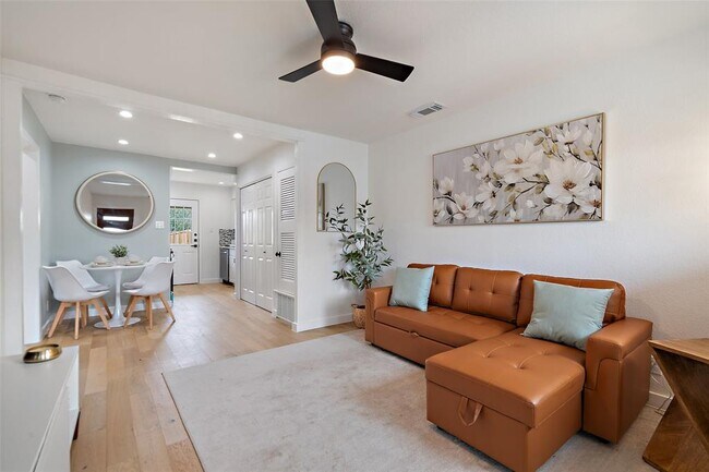 Foto del edificio - 4904 Hawk Cove