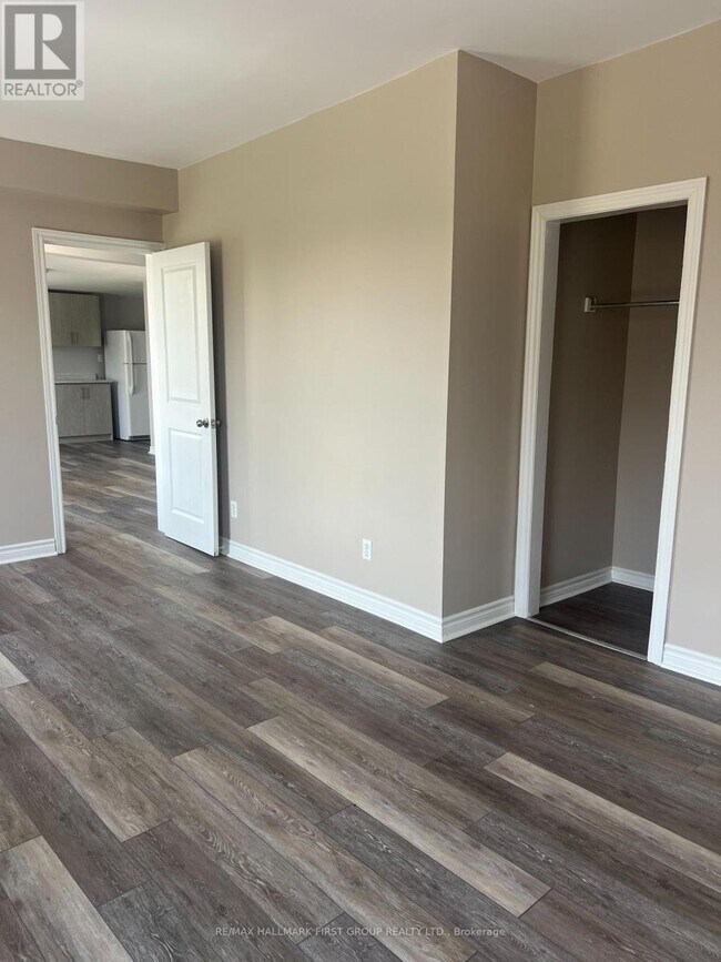 Photo du bâtiment - 730 Simcoe St S