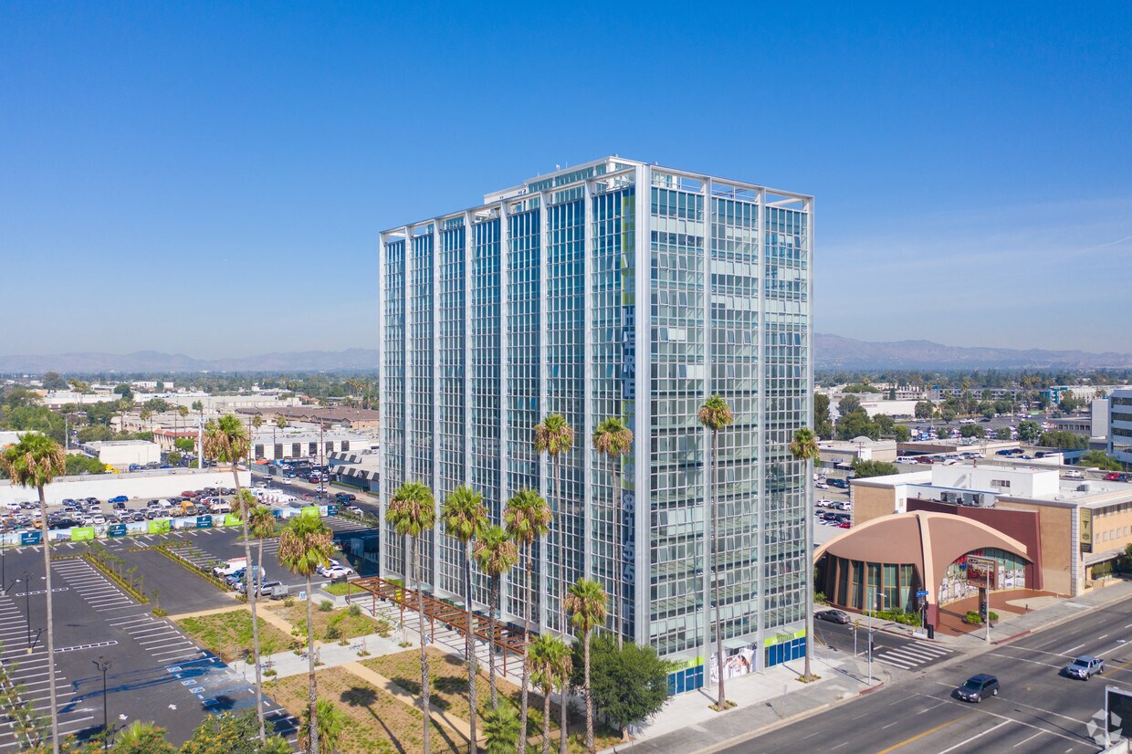 Panorama Tower Apartments Van Nuys, CA