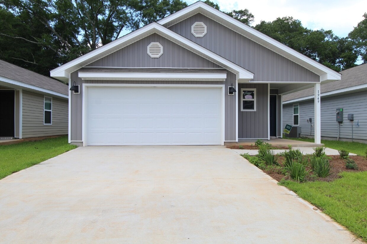 Primary Photo - Modern 3BD/2BA in Ashland Manor – Open Lay...