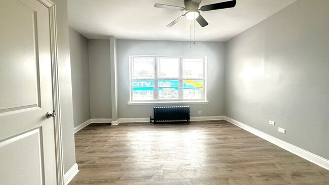 Foto del edificio - 4756 N Maplewood Ave