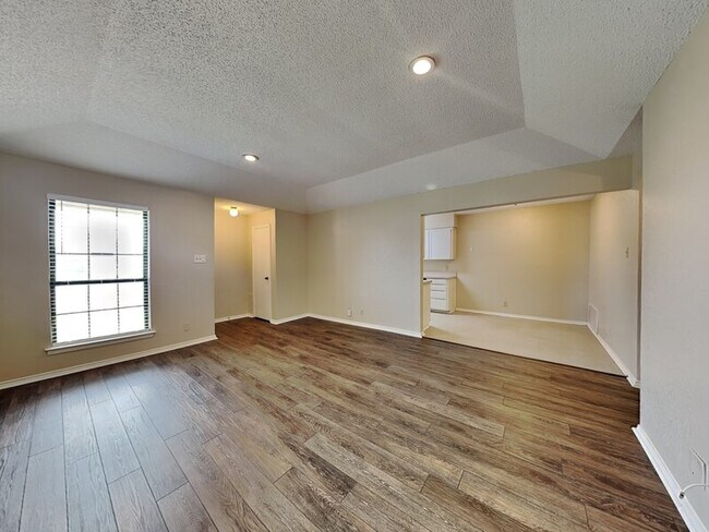 Foto del edificio - 836 White Rock St