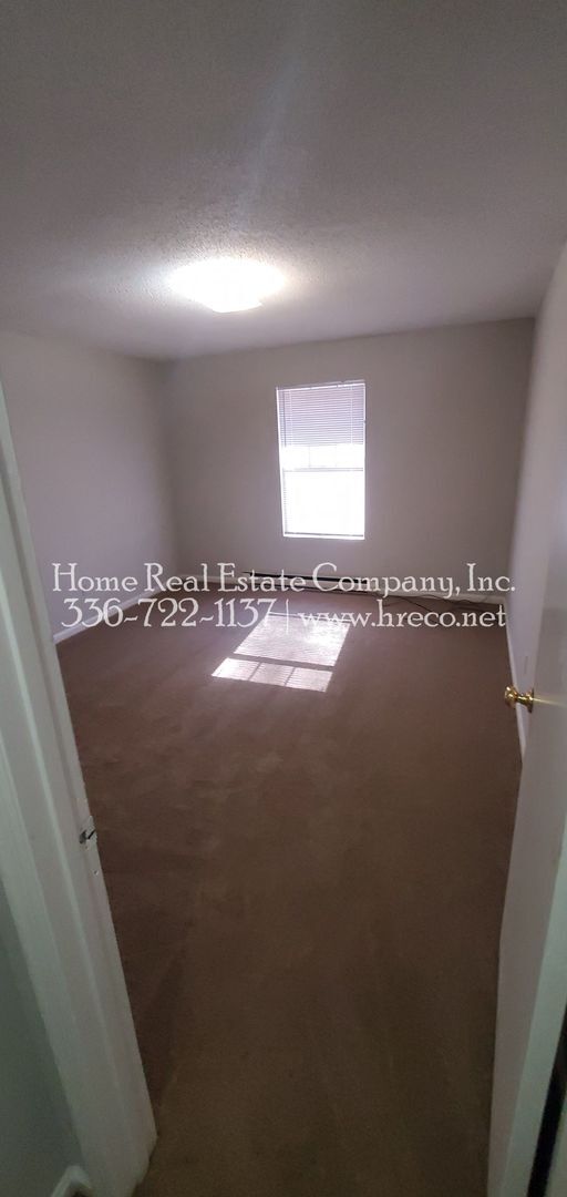 Foto del edificio - 4271 Mineral Ave
