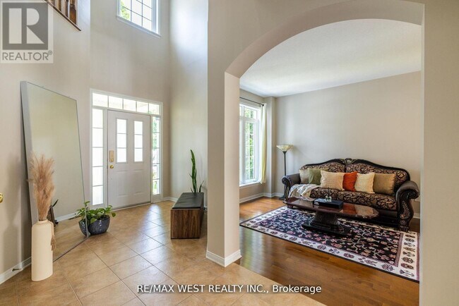 Photo du bâtiment - 214 Castlegarth Crescent