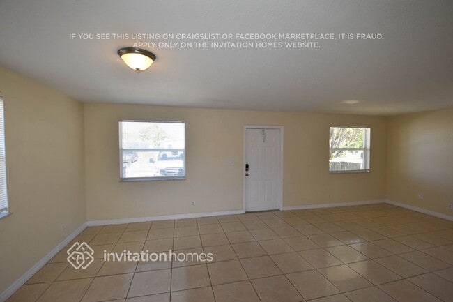 Building Photo - 823 NW 7th St