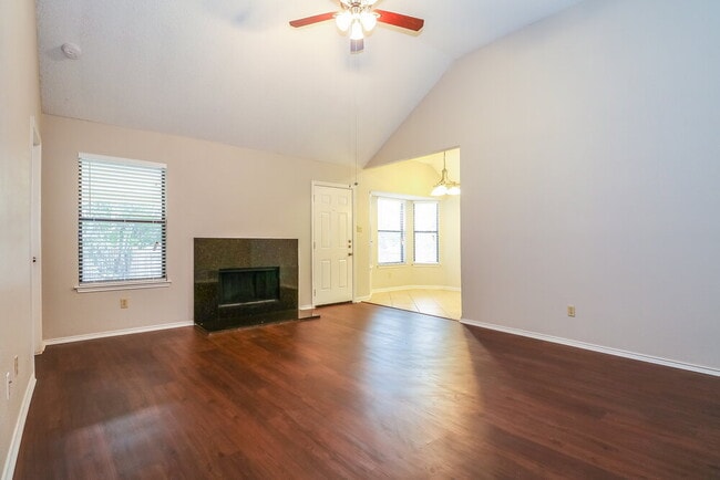 Building Photo - 641 Ozark Ave