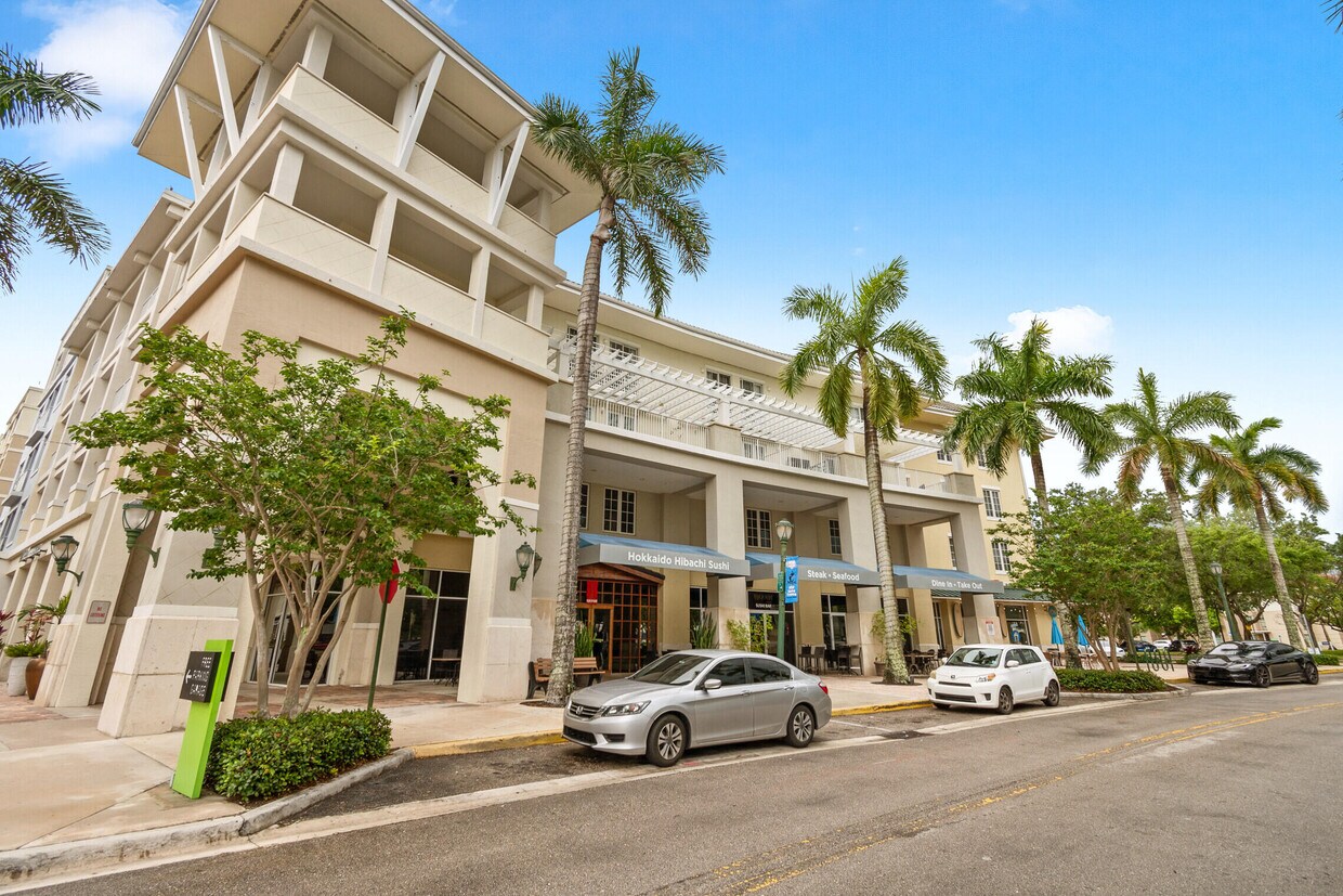 Foto principal - 1200 Town Center Dr