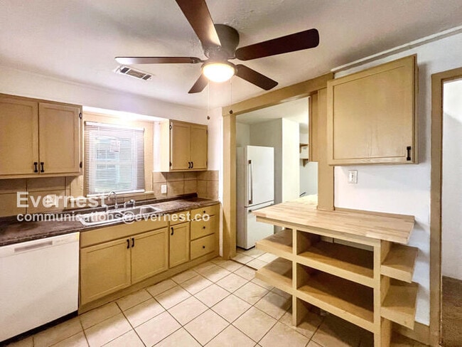 Foto del edificio - 316 W 20th St