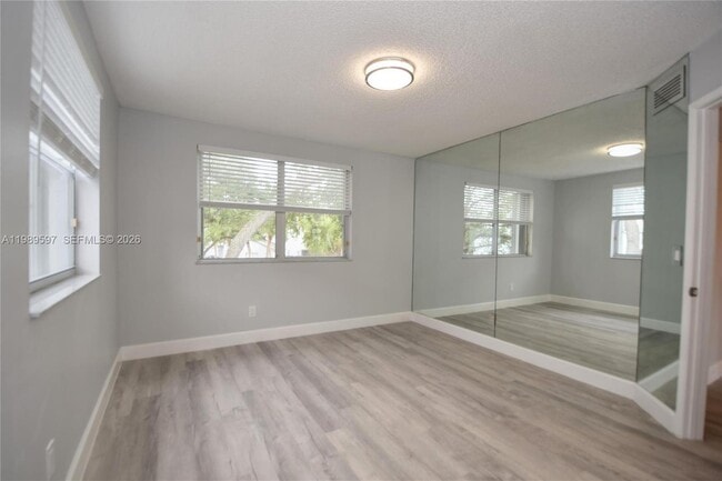 Building Photo - 4801 Grapevine Wy