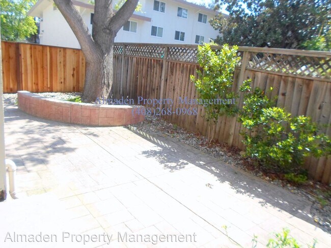 Foto del edificio - 3 br, 2 bath House - 70 Union Avenue