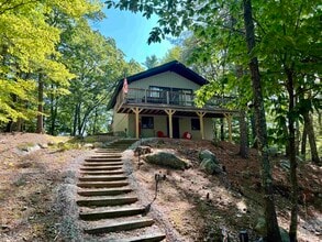Building Photo - 5 Oak Ridge Rd